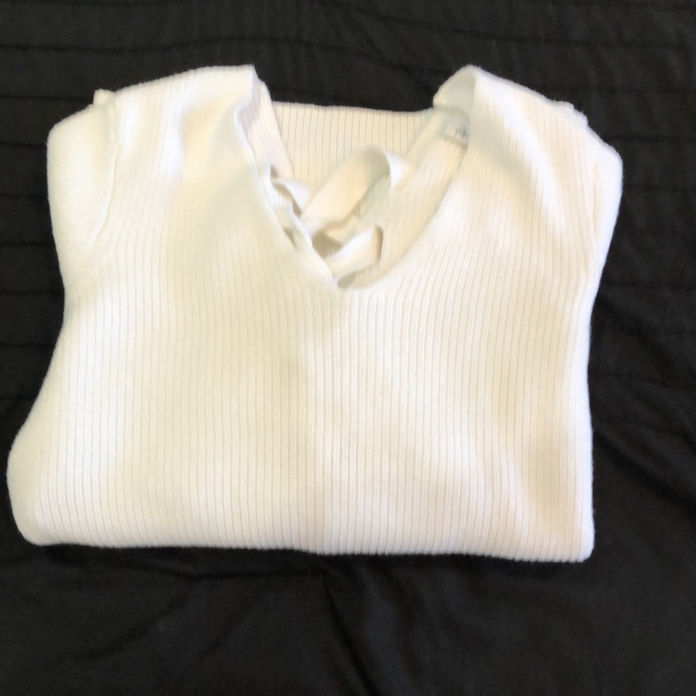 Women’s sweater with tie in back